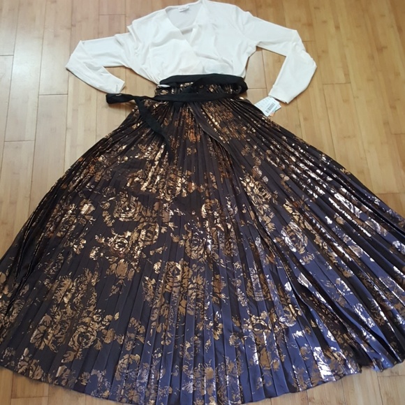 LuLaRoe Dresses & Skirts - NWT LuLaRoe Elegant DeAnne Dress Large